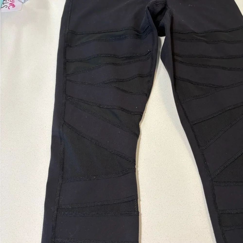 Lululemon black mesh leggings (flawed) size 4. - Picture 5 of 9